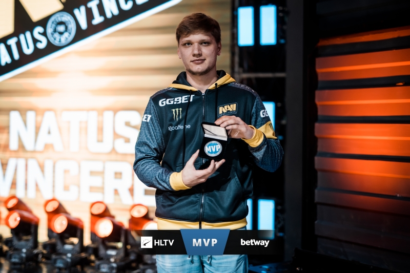 Lwx ：下一场对战LNG，看看我们两个团队在前期谁能获得优势吧