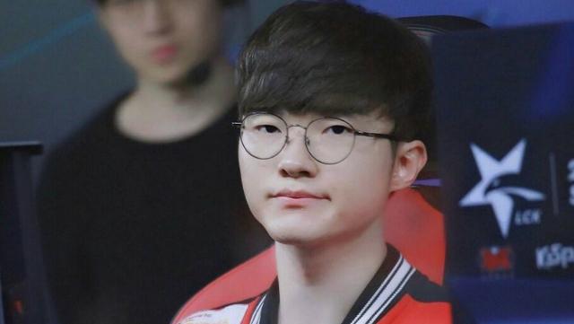 Virtus.pro 替换了 ICY，并签下了 b1st