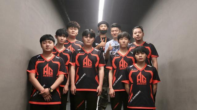 Dplus KIA 输给了 Hanwha Life Esports 在五场比赛中，并在 LCK Cup 中遭遇了他们的首次失利