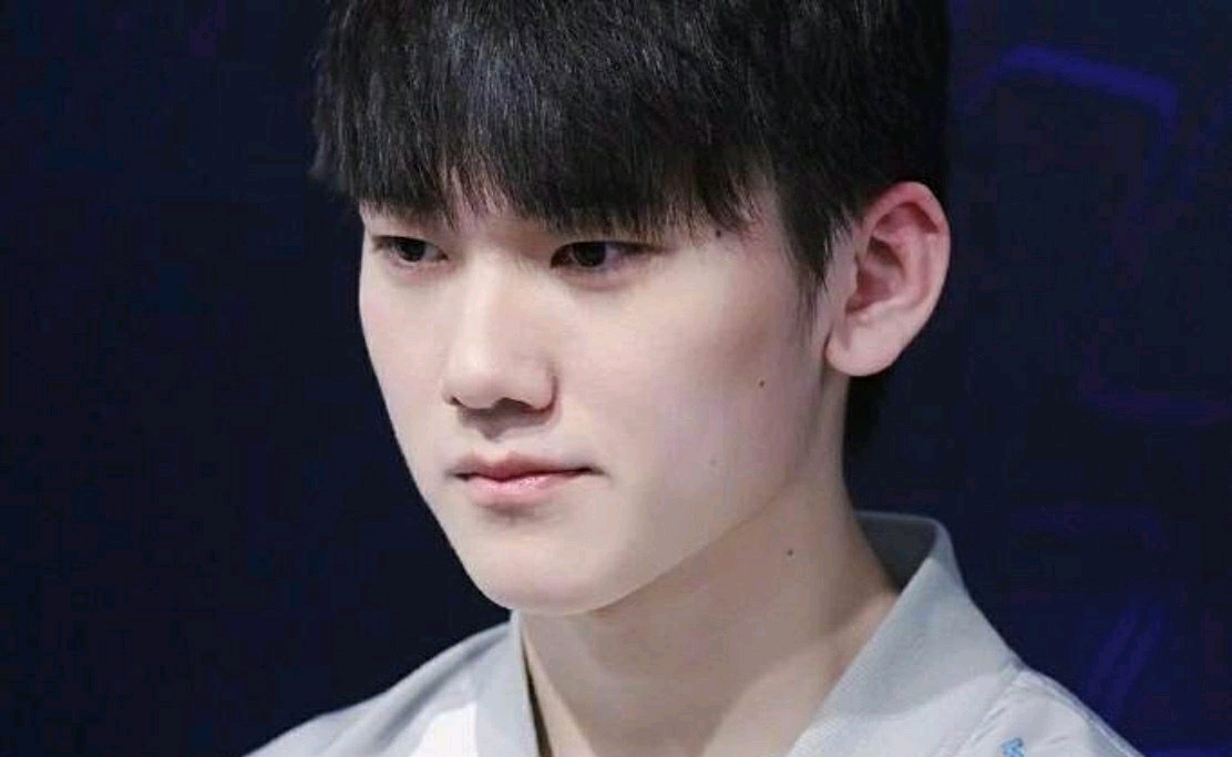 忍者战争回来了？ Invictus Gaming 赢得了所有比赛并晋级四分之一决赛。他们将在24日的四分之一决赛中对阵 Top Esports 。