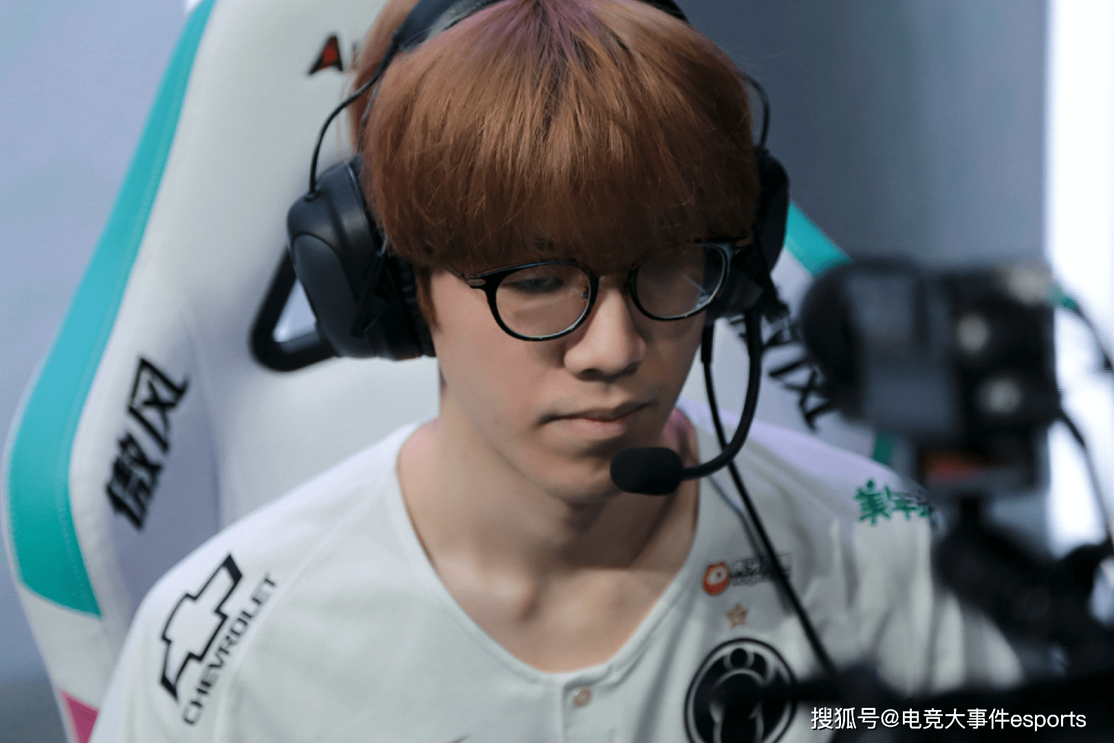 Team WE 和 Bilibili Gaming 在 LPL Split 2 2025 中击败对手